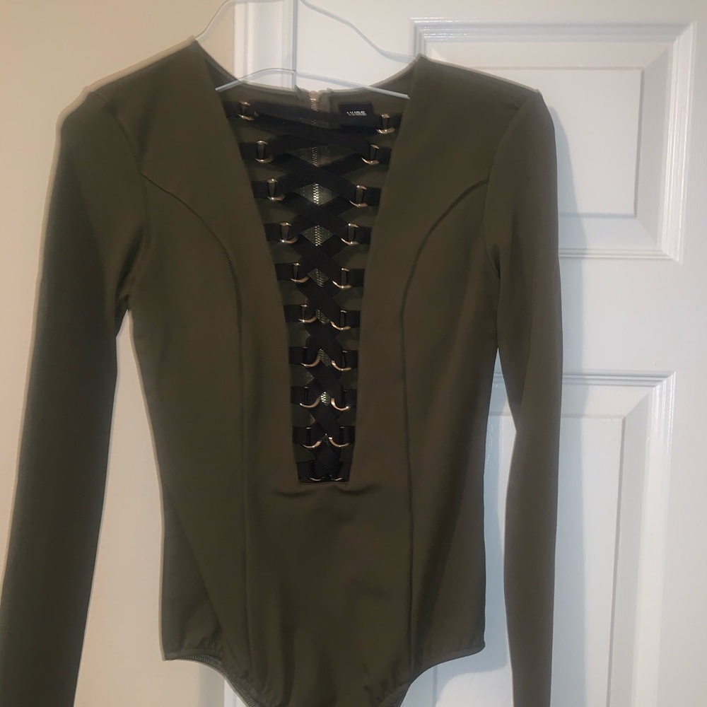 Olive long sleeve body suit woman’s small